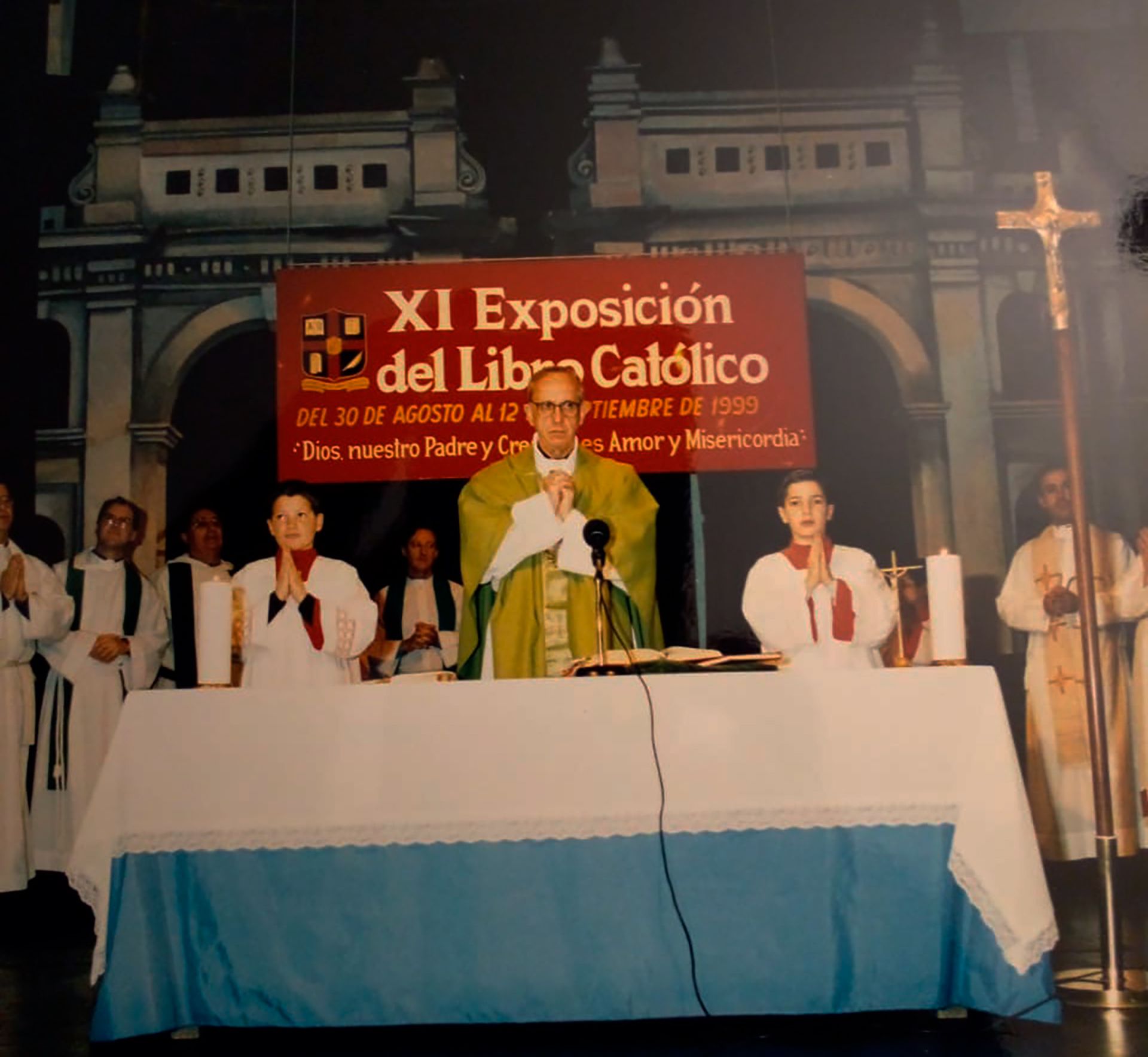 Francisco cuando todavía era el arzobispo Jorge Bergoglio y abría la Exposición del libro católico en Buenos Aires