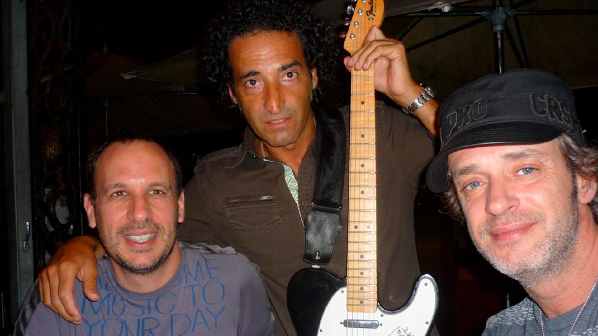 En una noche de 1997, Gustavo Cerati deleitó a Gerardo Cea y los comensales de Prima Pasta con una improvisada sesión de guitarra, luego de disfrutar de una cena junto a su banda Soda Stereo tras un concierto en Miami.