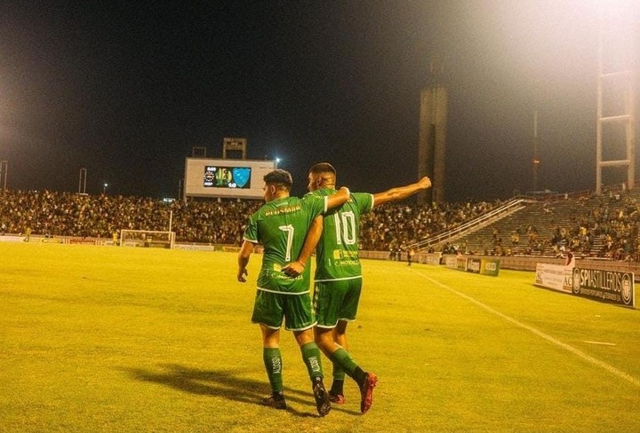 Aldosivi venció al CADU en su último partido de local. (Foto: Instagram @natanael_guzman)
