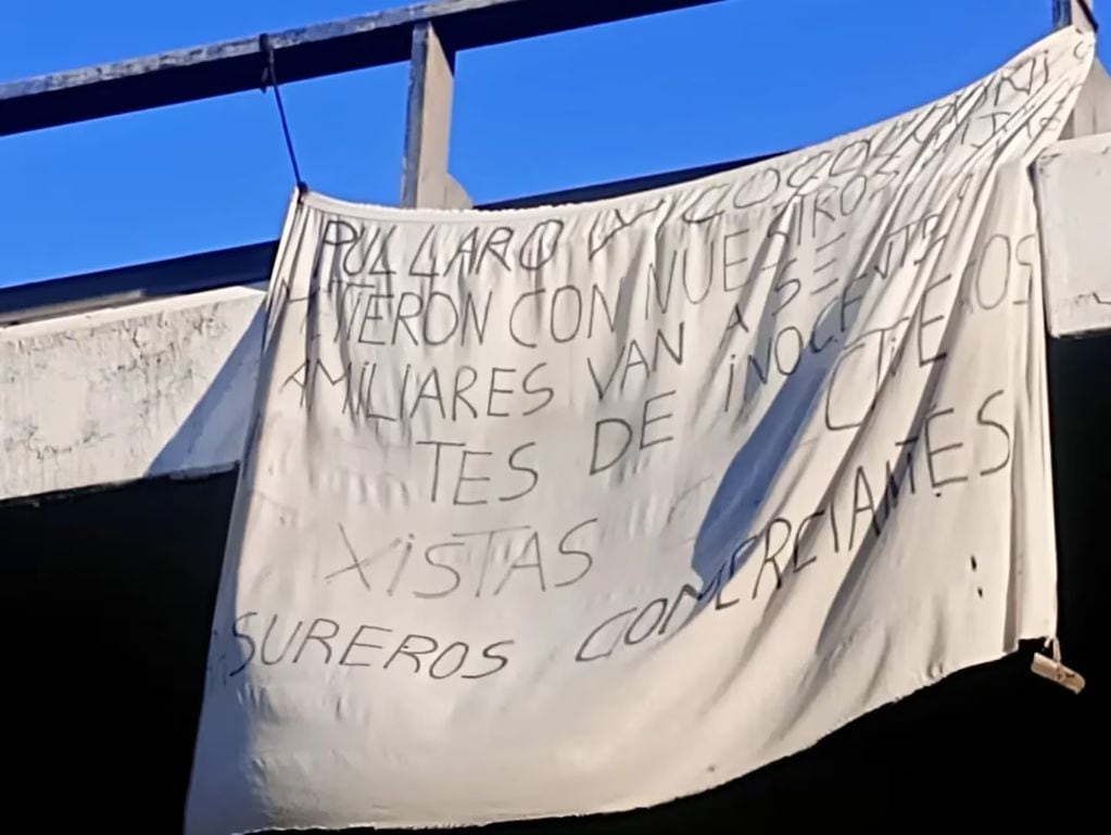 La bandera en Circunvalación y Oroño, en la ciudad de Rosario. (TN / X)